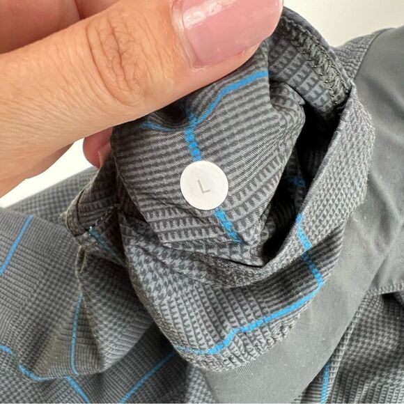 Lululemon T.H.E. Short Linerless Grey and Blue Plaid Size Large - Picture 3 of 9